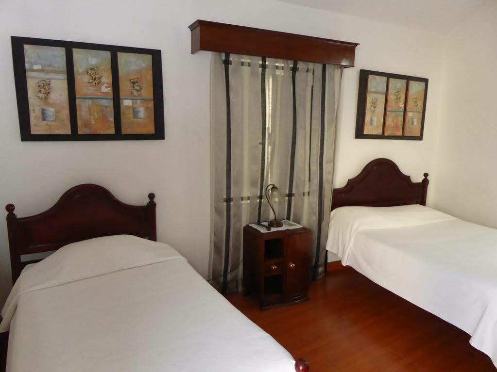 Casa De Hospedes Isaias Angra do Heroísmo Extérieur photo
